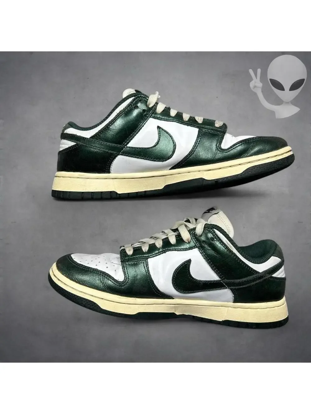 Nike Dunk Low Vintage Green DQ8580-100 Womens US 8 Mens 6.5 Aged White Low Top